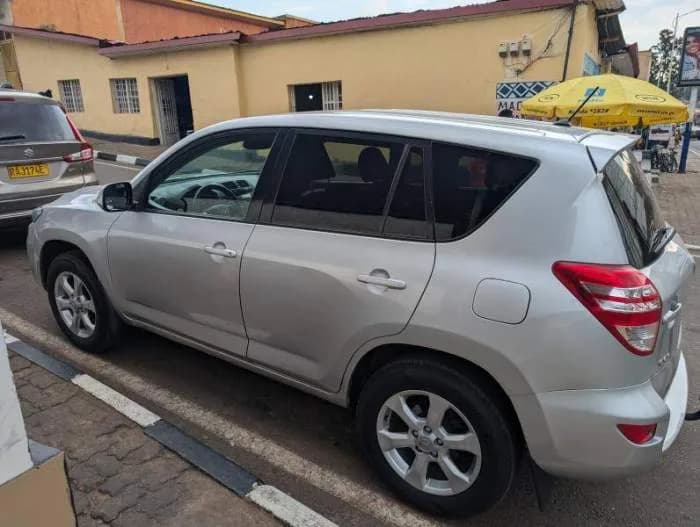 Kigali Car Hire for Students: Affordable Rwanda Transport on a Limited Budget