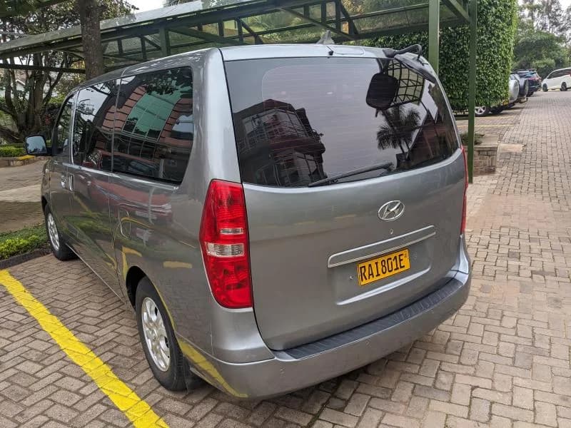 Minivan  2